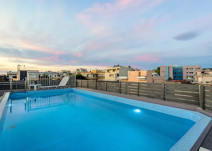 Luxury Villa In City Center With Rooftop Swimming Pool