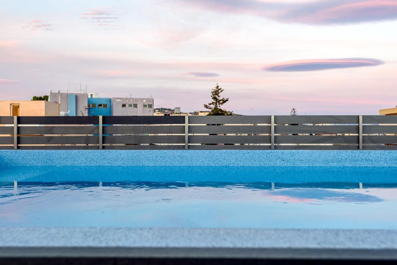 Luxury In Center With Rooftop Swimming Pool Lägenhet *